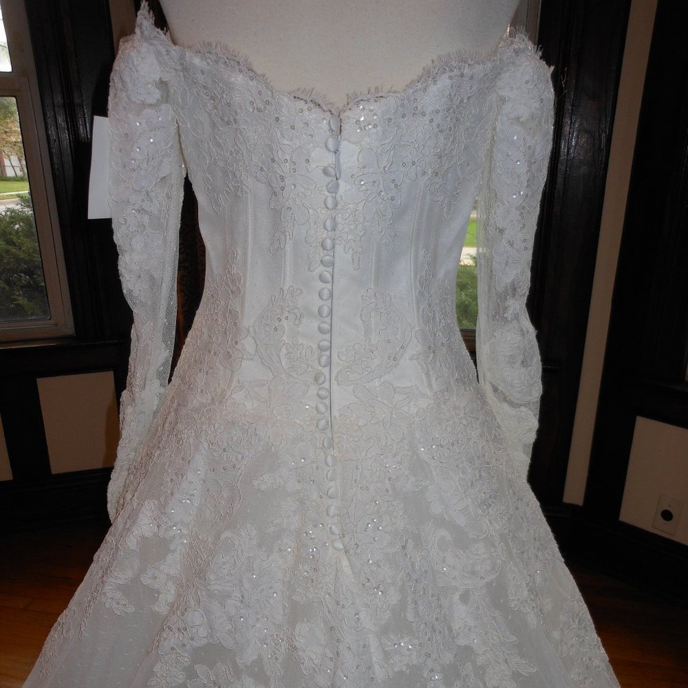 Off-Shoulder Long Sleeve White Lace Ball Gown Dress - Picture 7 of 16